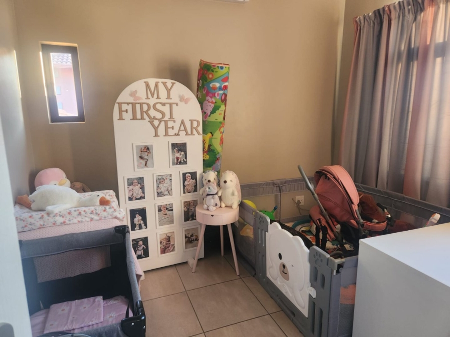 To Let 4 Bedroom Property for Rent in Ifafi North West